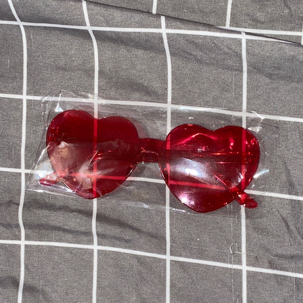 Red Heart-Shaped Sunglasses